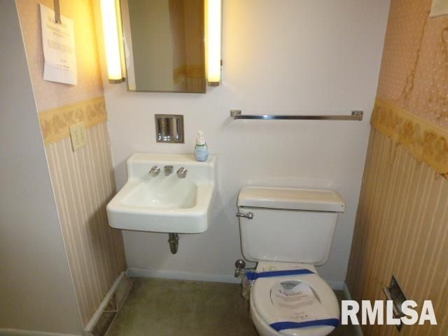 1319 CRESTVIEW Drive, Springfield, IL 62702