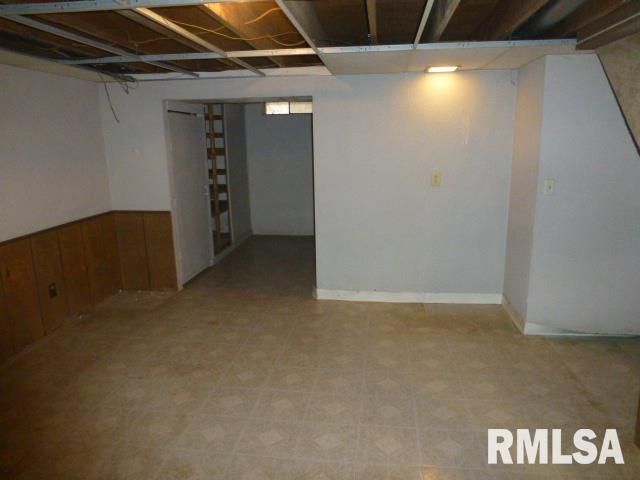 1319 CRESTVIEW Drive, Springfield, IL 62702