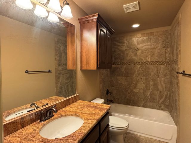 1443 Lauren Lane, Granbury, TX 76048