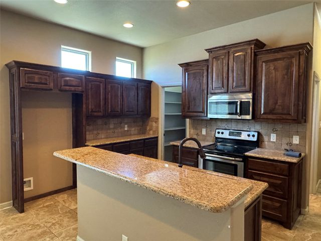 1443 Lauren Lane, Granbury, TX 76048