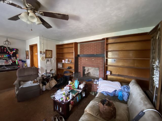 35001 SEAVEY LOOP Rd, Eugene, OR 97405