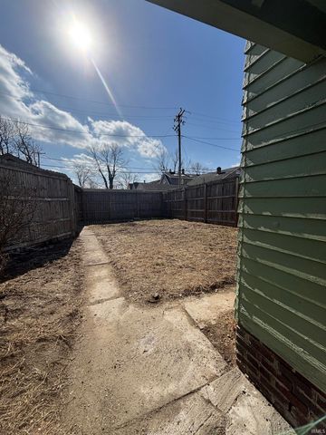 616 Stadium Drive, Fort Wayne, IN 46808