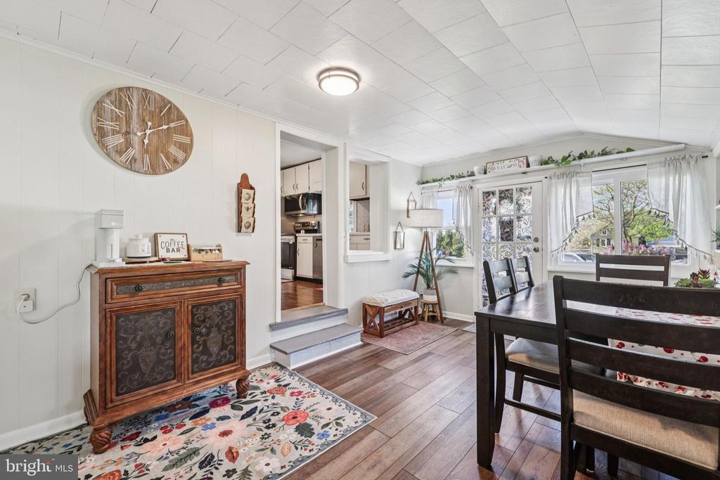 Image 11 of property listing at 14545 BARKDOLL RD, Hagerstown, MD 21742