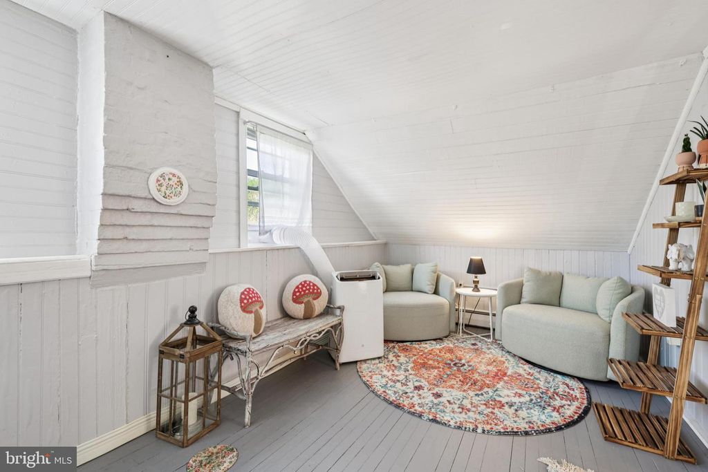 Image 23 of property listing at 14545 BARKDOLL RD, Hagerstown, MD 21742