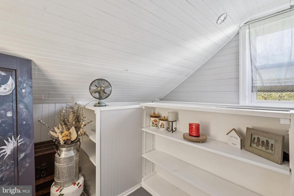 Image 25 of property listing at 14545 BARKDOLL RD, Hagerstown, MD 21742