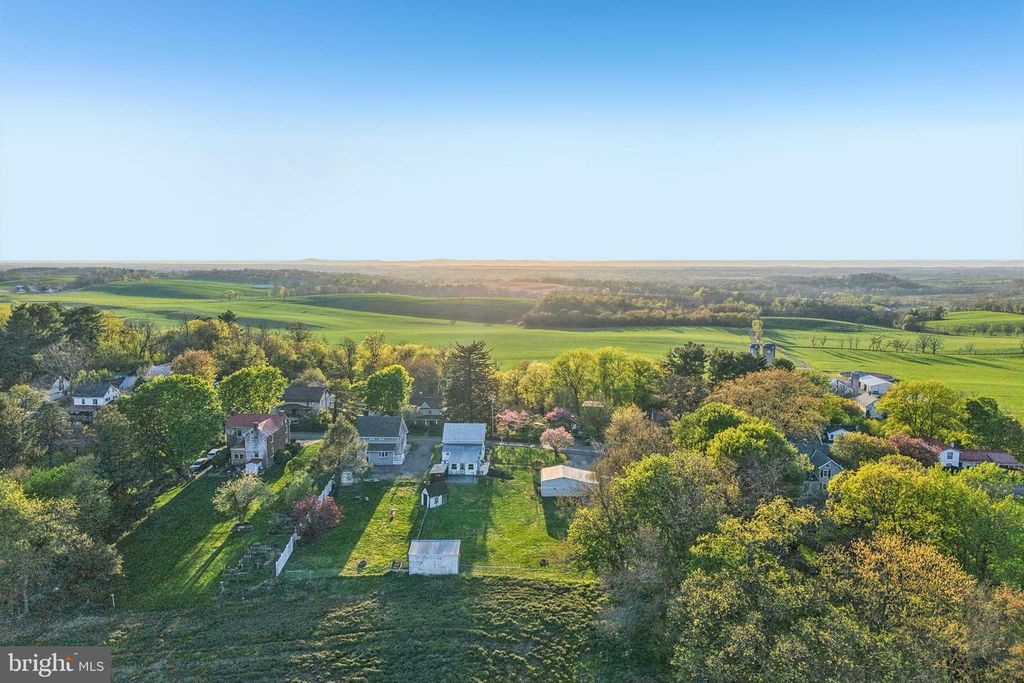 Image 42 of property listing at 14545 BARKDOLL RD, Hagerstown, MD 21742