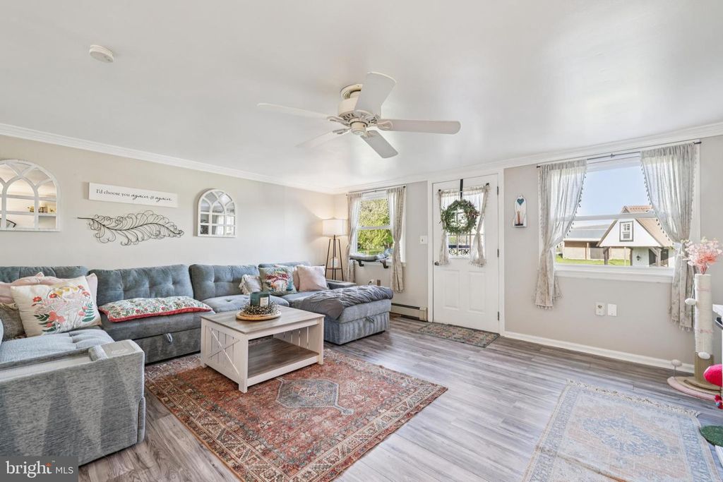 Image 7 of property listing at 14545 BARKDOLL RD, Hagerstown, MD 21742