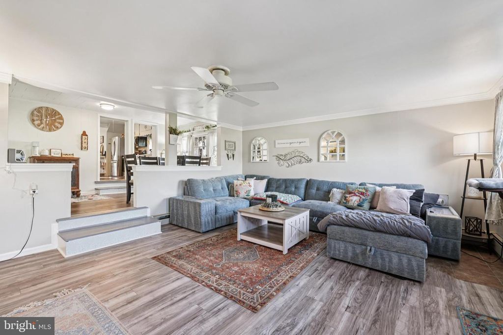 Image 8 of property listing at 14545 BARKDOLL RD, Hagerstown, MD 21742