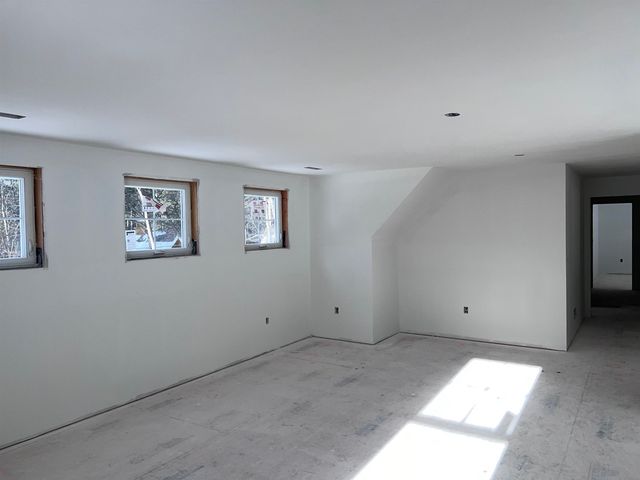 105 Seaverns Bridge Road, Merrimack, NH 03054