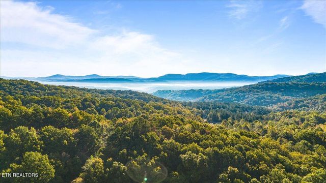 2579 Campground Rd, Sunbright, TN 37872