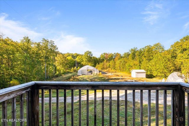 2579 Campground Rd, Sunbright, TN 37872