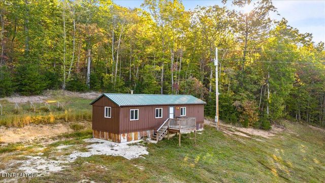2579 Campground Rd, Sunbright, TN 37872