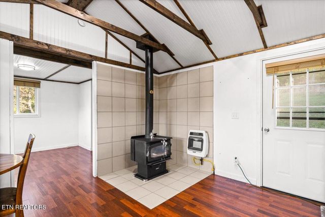 2579 Campground Rd, Sunbright, TN 37872