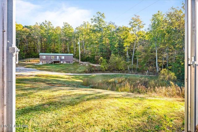 2579 Campground Rd, Sunbright, TN 37872