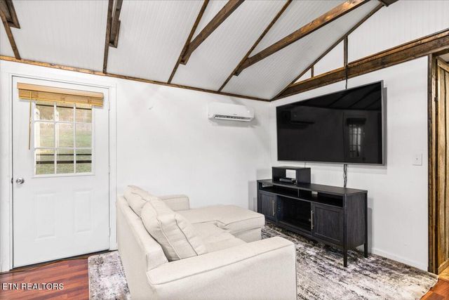 2579 Campground Rd, Sunbright, TN 37872