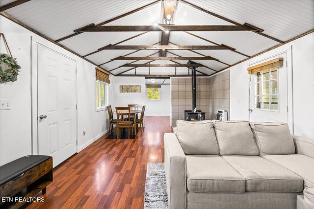 2579 Campground Rd, Sunbright, TN 37872