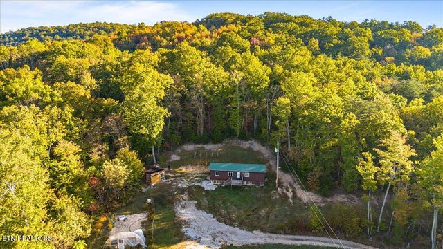 2579 Campground Rd, Sunbright, TN 37872