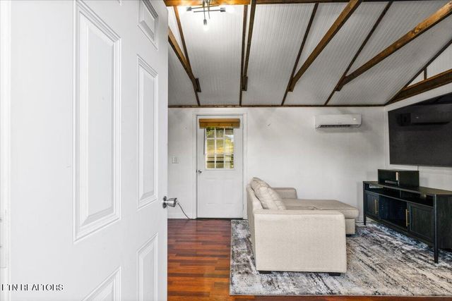 2579 Campground Rd, Sunbright, TN 37872