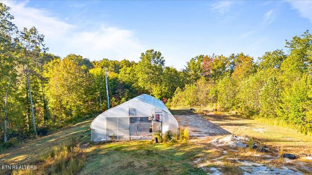 2579 Campground Rd, Sunbright, TN 37872
