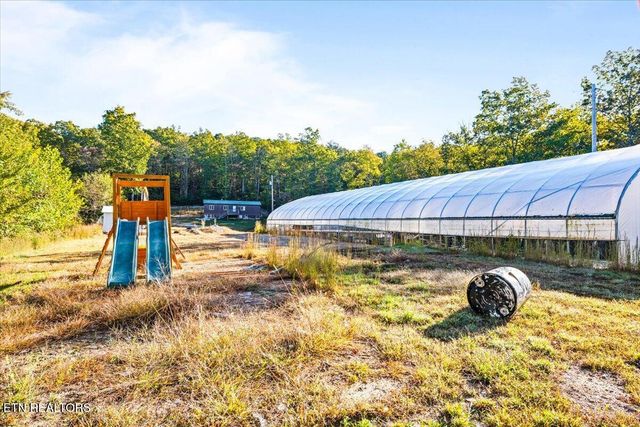 2579 Campground Rd, Sunbright, TN 37872