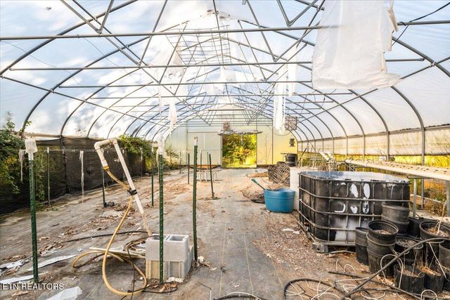 2579 Campground Rd, Sunbright, TN 37872