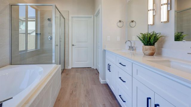 2447 E O'keefe Drive, Fresno, CA 93720