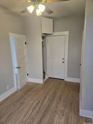 203 W Theo REAR, San Antonio, TX 78214