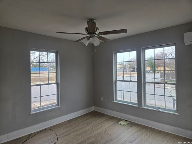 203 W Theo REAR, San Antonio, TX 78214