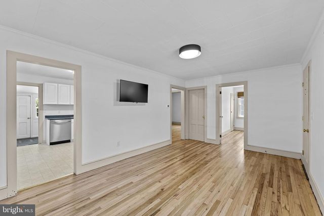 216 WALNUT ST, Berryville, VA 22611