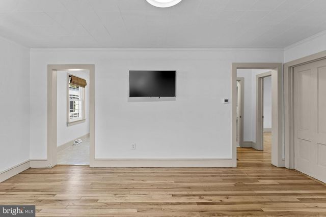 216 WALNUT ST, Berryville, VA 22611
