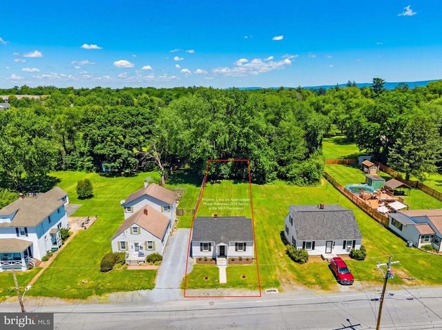 216 WALNUT ST, Berryville, VA 22611