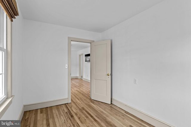 216 WALNUT ST, Berryville, VA 22611