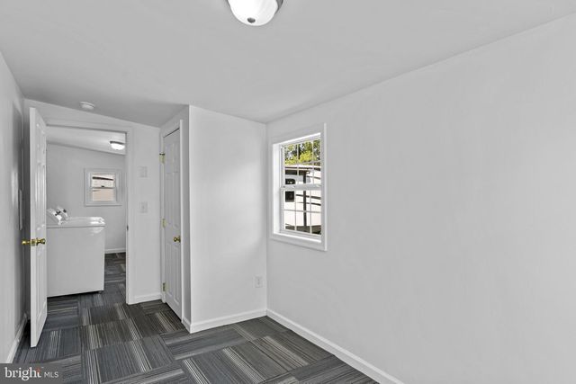 216 WALNUT ST, Berryville, VA 22611