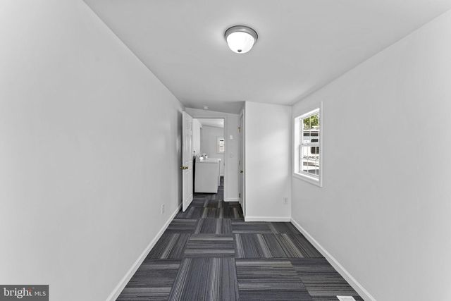 216 WALNUT ST, Berryville, VA 22611