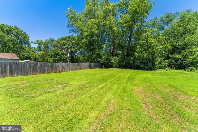216 WALNUT ST, Berryville, VA 22611