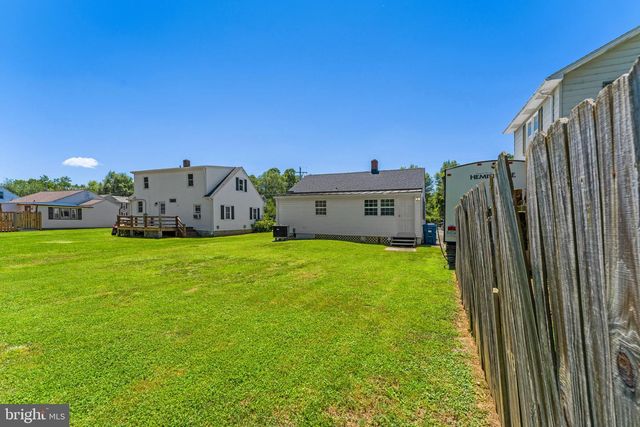 216 WALNUT ST, Berryville, VA 22611