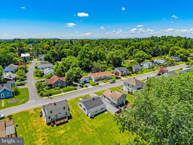 216 WALNUT ST, Berryville, VA 22611