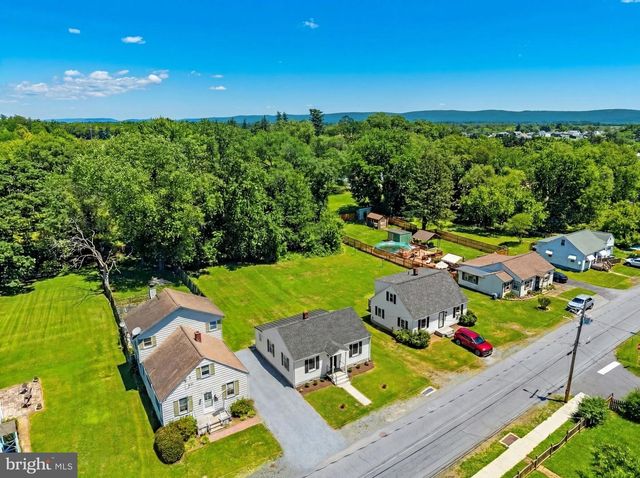 216 WALNUT ST, Berryville, VA 22611