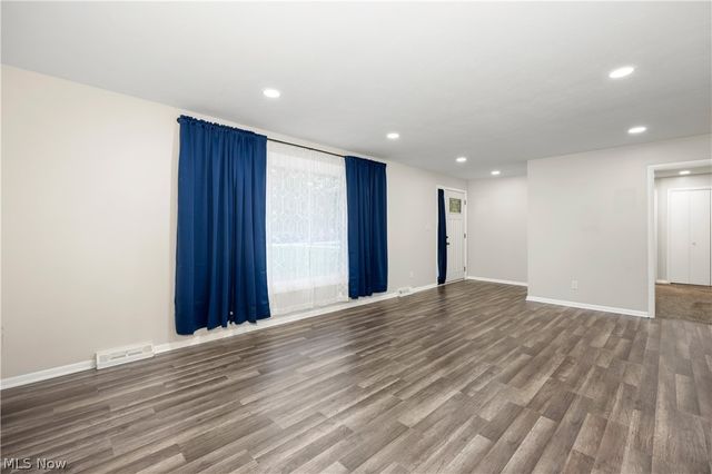 7413 Ward Road, Parma, OH 44134