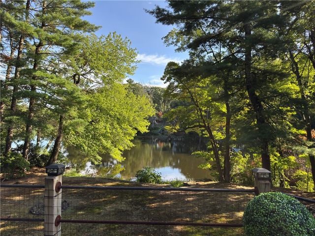 3 Hilltop Court, Smithfield, RI 02828