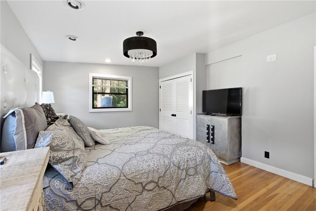 3 Hilltop Court, Smithfield, RI 02828