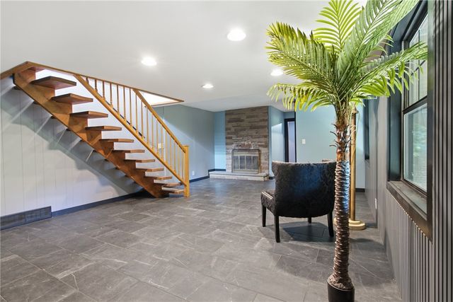 3 Hilltop Court, Smithfield, RI 02828