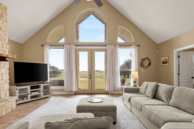 2419 Eden, Seguin, TX 78155