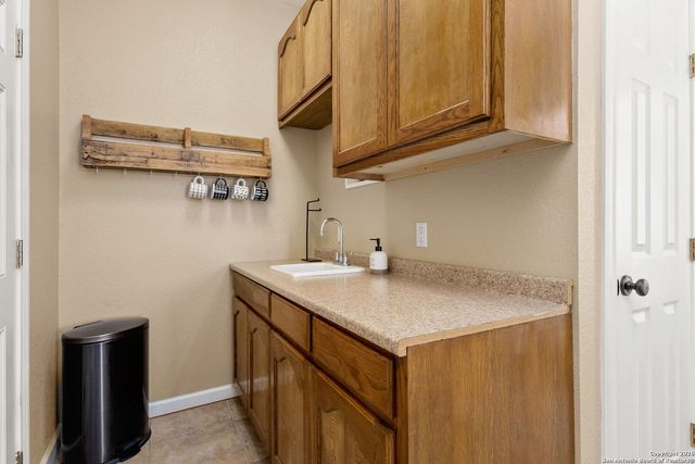 2419 Eden, Seguin, TX 78155