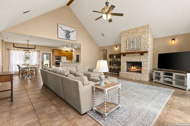 2419 Eden, Seguin, TX 78155