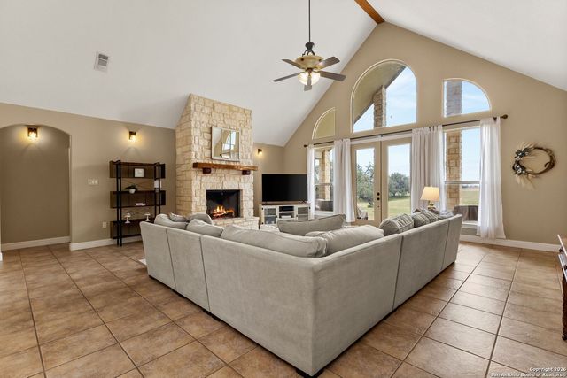 2419 Eden, Seguin, TX 78155