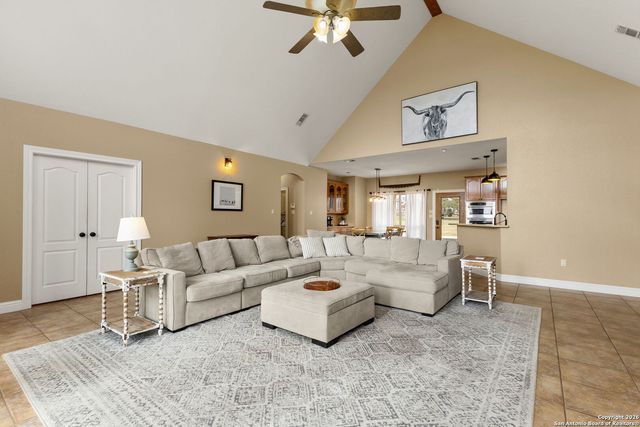 2419 Eden, Seguin, TX 78155