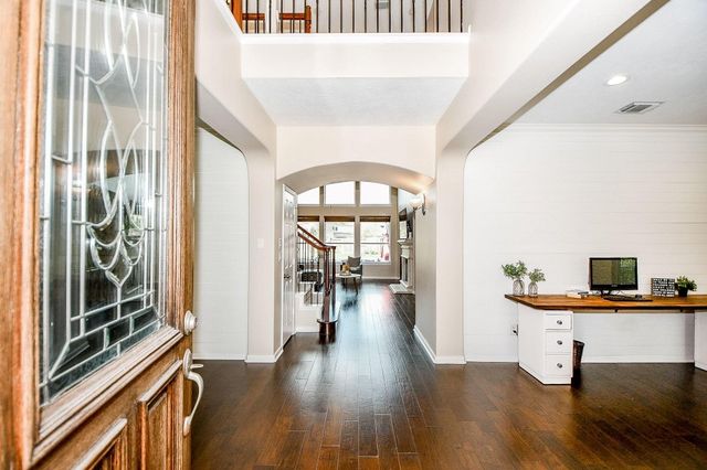 10407 Sandy Cypress Court, Cypress, TX 77433