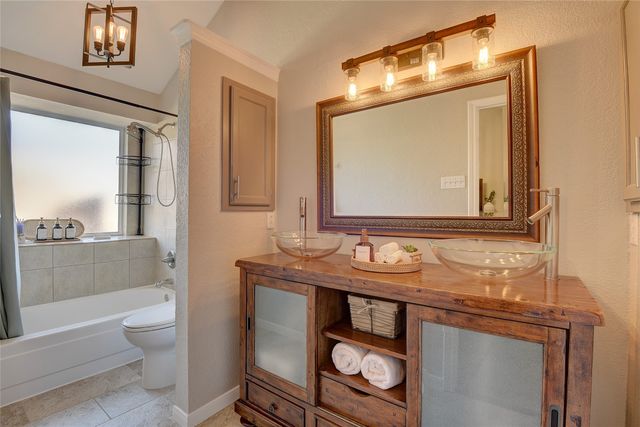 2306 Shadyoaks Lane, Rowlett, TX 75088