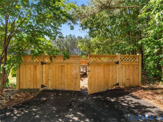 3845 Mill Mount Dr, Powhatan, VA 23139